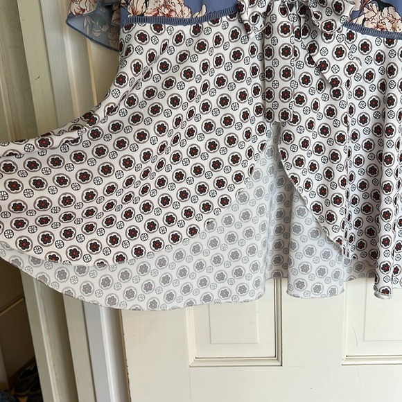 Brand new tunic top. Never worn. - Picture 4 of 6